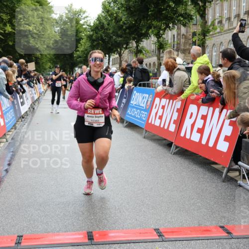 14.06.2026 - REWE Women's Run Strokosch-Dieckow http://msf.ph/oto/9786683 14.06.2026 10:09:29 Ziel 10383, 10800, 11057, 11284 meine-sportfotos.de