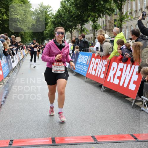 14.06.2026 - REWE Women's Run Strokosch-Dieckow http://msf.ph/oto/9786684 14.06.2026 10:09:29 Ziel 10383, 10800, 11057, 11284 meine-sportfotos.de