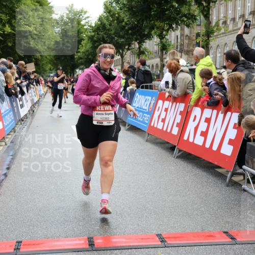 14.06.2026 - REWE Women's Run Strokosch-Dieckow http://msf.ph/oto/9786685 14.06.2026 10:09:29 Ziel 10383, 10800, 11057, 11284 meine-sportfotos.de
