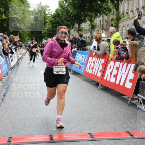14.06.2026 - REWE Women's Run Strokosch-Dieckow http://msf.ph/oto/9786686 14.06.2026 10:09:29 Ziel 10383, 10800, 11057, 11284 meine-sportfotos.de