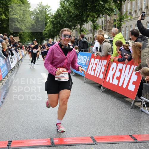 14.06.2026 - REWE Women's Run Strokosch-Dieckow http://msf.ph/oto/9786687 14.06.2026 10:09:29 Ziel 10383, 10800, 11057, 11284 meine-sportfotos.de