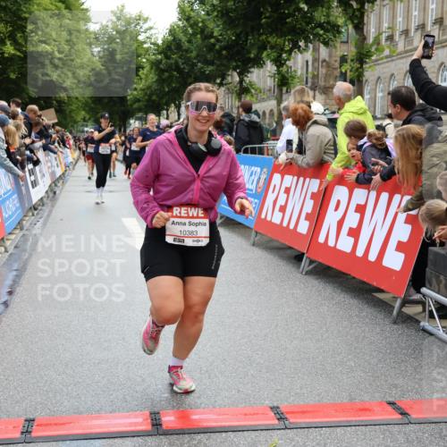 14.06.2026 - REWE Women's Run Strokosch-Dieckow http://msf.ph/oto/9786688 14.06.2026 10:09:29 Ziel 10383, 10800, 11057, 11284 meine-sportfotos.de