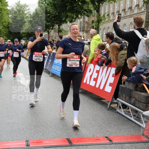 14.06.2026 - REWE Women's Run Strokosch-Dieckow http://msf.ph/oto/9786689 14.06.2026 10:09:34 Ziel 10047, 10288, 10360, 10382, 10383, 10800, 10977, 11431 meine-sportfotos.de