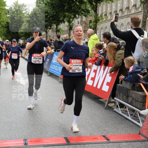 14.06.2026 - REWE Women's Run Strokosch-Dieckow http://msf.ph/oto/9786691 14.06.2026 10:09:34 Ziel 10047, 10288, 10360, 10382, 10383, 10800, 10977, 11431 meine-sportfotos.de