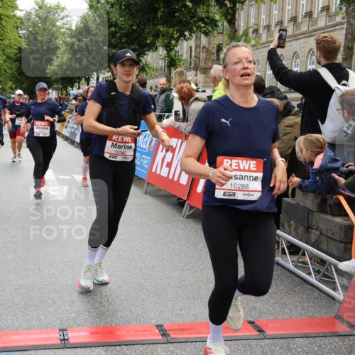14.06.2026 - REWE Women's Run Strokosch-Dieckow http://msf.ph/oto/9786694 14.06.2026 10:09:34 Ziel 10047, 10288, 10360, 10382, 10383, 10800, 10977, 11431 meine-sportfotos.de