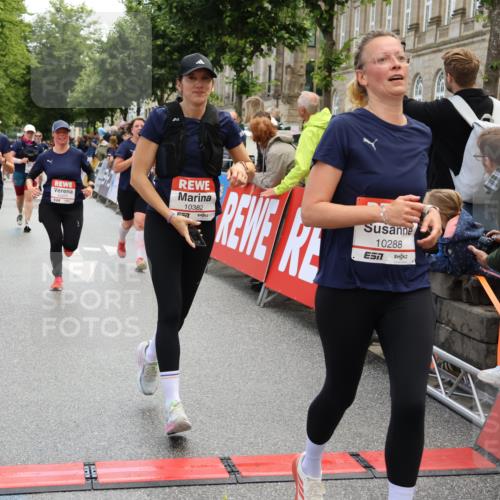 14.06.2026 - REWE Women's Run Strokosch-Dieckow http://msf.ph/oto/9786696 14.06.2026 10:09:34 Ziel 10047, 10288, 10360, 10382, 10383, 10800, 10977, 11431 meine-sportfotos.de
