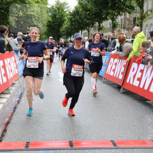 14.06.2026 - REWE Women's Run Strokosch-Dieckow http://msf.ph/oto/9786698 14.06.2026 10:09:35 Ziel 10047, 10288, 10360, 10382, 10383, 10977, 11431 meine-sportfotos.de