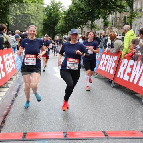 14.06.2026 - REWE Women's Run Strokosch-Dieckow http://msf.ph/oto/9786699 14.06.2026 10:09:35 Ziel 10047, 10288, 10360, 10382, 10383, 10977, 11431 meine-sportfotos.de