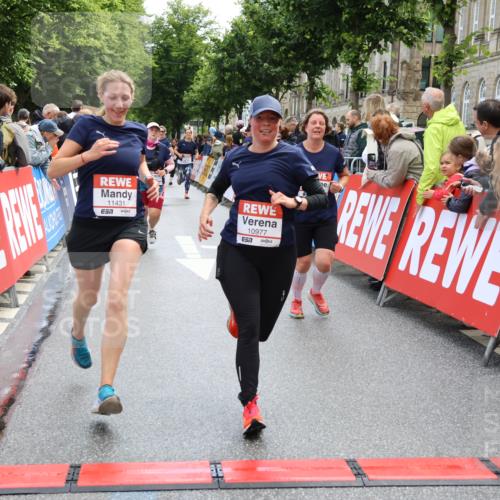 14.06.2026 - REWE Women's Run Strokosch-Dieckow http://msf.ph/oto/9786701 14.06.2026 10:09:36 Ziel 10047, 10139, 10288, 10360, 10382, 10383, 10977, 11431 meine-sportfotos.de