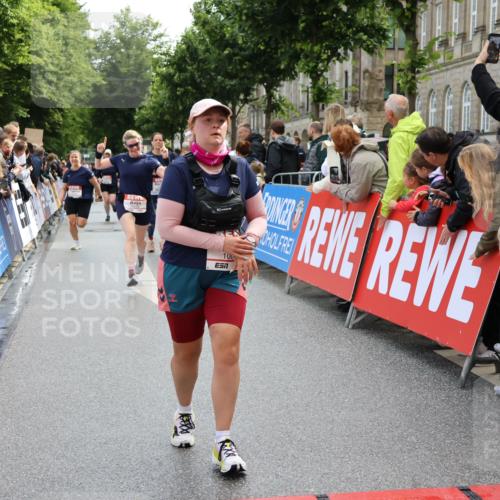 14.06.2026 - REWE Women's Run Strokosch-Dieckow http://msf.ph/oto/9786705 14.06.2026 10:09:38 Ziel 10047, 10139, 10288, 10360, 10382, 10889, 10928, 10977, 11169, 11431 meine-sportfotos.de