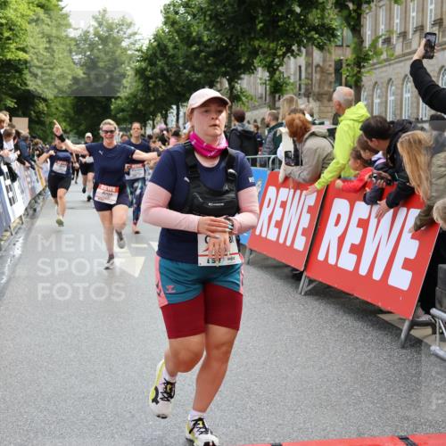 14.06.2026 - REWE Women's Run Strokosch-Dieckow http://msf.ph/oto/9786708 14.06.2026 10:09:39 Ziel 10047, 10139, 10288, 10360, 10382, 10889, 10928, 10977, 11083, 11169, 11431 meine-sportfotos.de