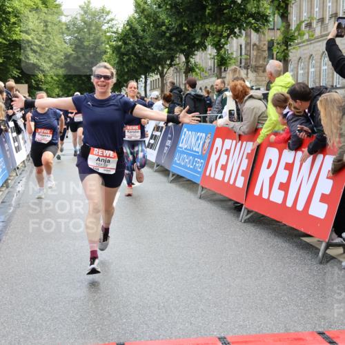 14.06.2026 - REWE Women's Run Strokosch-Dieckow http://msf.ph/oto/9786712 14.06.2026 10:09:40 Ziel 10047, 10139, 10208, 10288, 10360, 10382, 10725, 10889, 10928, 10977, 11083, 11169, 11431 meine-sportfotos.de