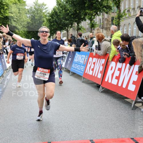14.06.2026 - REWE Women's Run Strokosch-Dieckow http://msf.ph/oto/9786715 14.06.2026 10:09:40 Ziel 10047, 10139, 10208, 10288, 10360, 10382, 10725, 10889, 10928, 10977, 11083, 11169, 11431 meine-sportfotos.de
