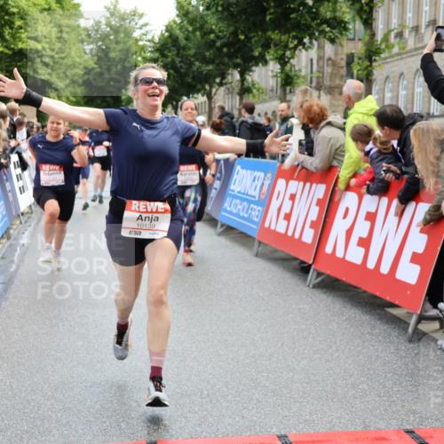 14.06.2026 - REWE Women's Run Strokosch-Dieckow http://msf.ph/oto/9786717 14.06.2026 10:09:40 Ziel 10047, 10139, 10208, 10288, 10360, 10382, 10725, 10889, 10928, 10977, 11083, 11169, 11431 meine-sportfotos.de