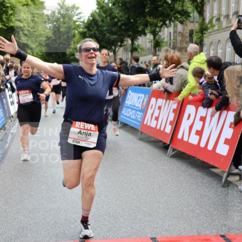 14.06.2026 - REWE Women's Run Strokosch-Dieckow http://msf.ph/oto/9786719 14.06.2026 10:09:40 Ziel 10047, 10139, 10208, 10288, 10360, 10382, 10725, 10889, 10928, 10977, 11083, 11169, 11431 meine-sportfotos.de