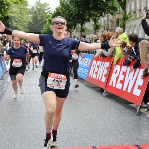 14.06.2026 - REWE Women's Run Strokosch-Dieckow http://msf.ph/oto/9786721 14.06.2026 10:09:40 Ziel 10047, 10139, 10208, 10288, 10360, 10382, 10725, 10889, 10928, 10977, 11083, 11169, 11431 meine-sportfotos.de