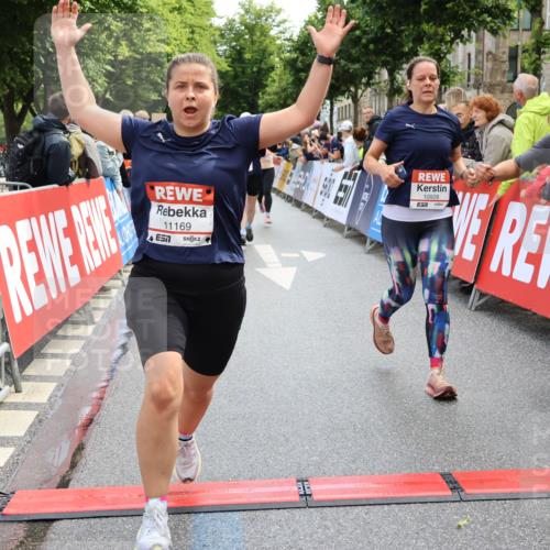 14.06.2026 - REWE Women's Run Strokosch-Dieckow http://msf.ph/oto/9786725 14.06.2026 10:09:41 Ziel 10047, 10139, 10208, 10288, 10360, 10382, 10417, 10725, 10889, 10928, 10977, 11083, 11169, 11431 meine-sportfotos.de