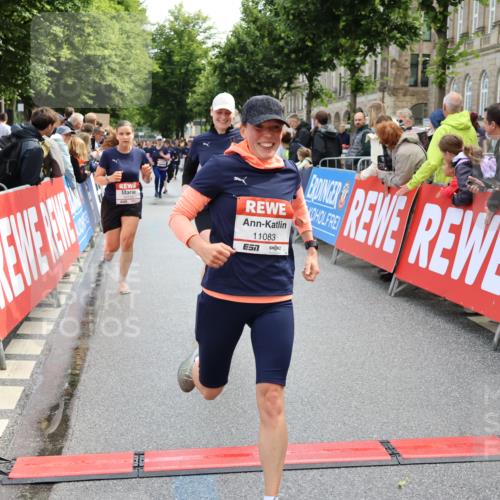 14.06.2026 - REWE Women's Run Strokosch-Dieckow http://msf.ph/oto/9786728 14.06.2026 10:09:43 Ziel 10047, 10139, 10208, 10360, 10417, 10725, 10889, 10928, 10977, 11083, 11169, 11431 meine-sportfotos.de