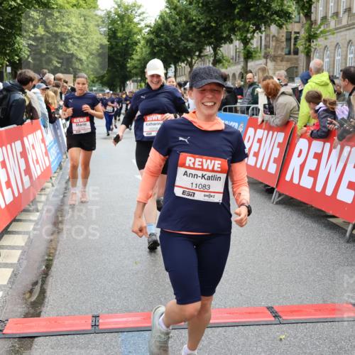 14.06.2026 - REWE Women's Run Strokosch-Dieckow http://msf.ph/oto/9786730 14.06.2026 10:09:43 Ziel 10047, 10139, 10208, 10360, 10417, 10725, 10889, 10928, 10977, 11083, 11169, 11431 meine-sportfotos.de