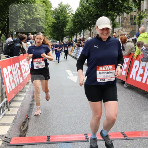 14.06.2026 - REWE Women's Run Strokosch-Dieckow http://msf.ph/oto/9786733 14.06.2026 10:09:44 Ziel 10047, 10139, 10208, 10360, 10417, 10725, 10889, 10928, 10977, 11083, 11169, 11177, 11431 meine-sportfotos.de