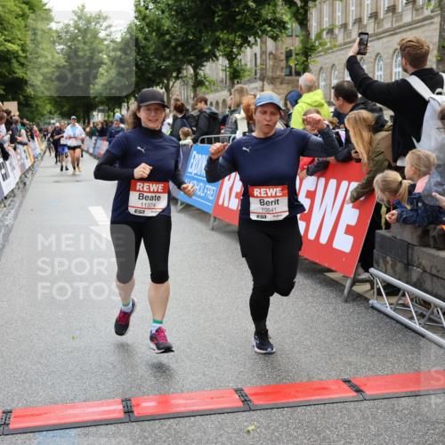 14.06.2026 - REWE Women's Run Strokosch-Dieckow http://msf.ph/oto/9786740 14.06.2026 10:09:50 Ziel 10208, 10417, 10641, 10725, 10862, 10928, 11083, 11177, 11374 meine-sportfotos.de
