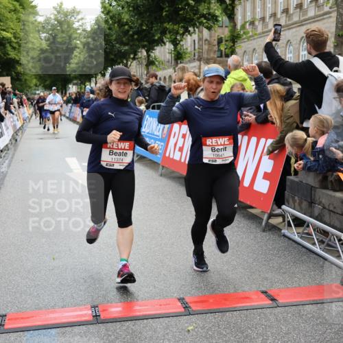 14.06.2026 - REWE Women's Run Strokosch-Dieckow http://msf.ph/oto/9786741 14.06.2026 10:09:50 Ziel 10208, 10417, 10641, 10725, 10862, 10928, 11083, 11177, 11374 meine-sportfotos.de