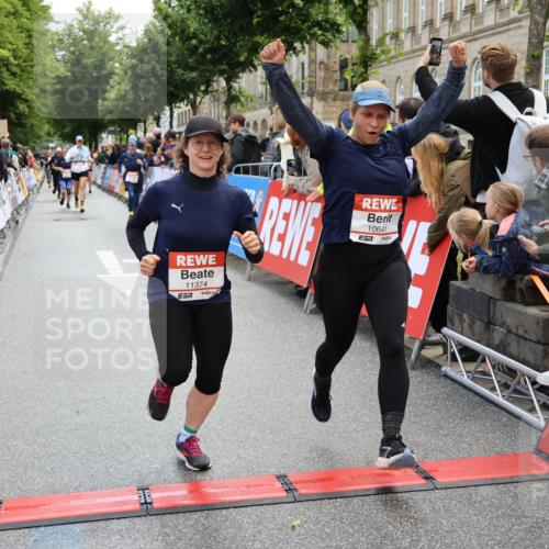 14.06.2026 - REWE Women's Run Strokosch-Dieckow http://msf.ph/oto/9786743 14.06.2026 10:09:50 Ziel 10208, 10417, 10641, 10725, 10862, 10928, 11083, 11177, 11374 meine-sportfotos.de