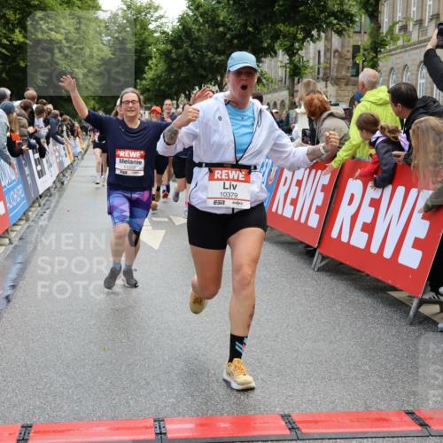 14.06.2026 - REWE Women's Run Strokosch-Dieckow http://msf.ph/oto/9786750 14.06.2026 10:09:57 Ziel 10257, 10359, 10379, 10621, 10641, 10678, 10862, 10886, 11202, 11213, 11374, 11405 meine-sportfotos.de