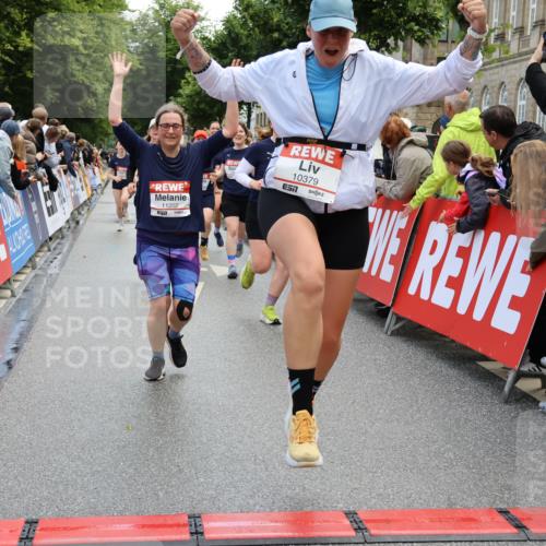 14.06.2026 - REWE Women's Run Strokosch-Dieckow http://msf.ph/oto/9786754 14.06.2026 10:09:57 Ziel 10257, 10359, 10379, 10621, 10641, 10678, 10862, 10886, 11202, 11213, 11374, 11405 meine-sportfotos.de