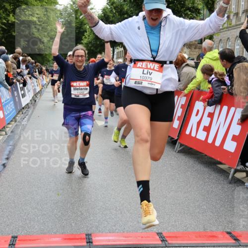 14.06.2026 - REWE Women's Run Strokosch-Dieckow http://msf.ph/oto/9786755 14.06.2026 10:09:57 Ziel 10257, 10359, 10379, 10621, 10641, 10678, 10862, 10886, 11202, 11213, 11374, 11405 meine-sportfotos.de