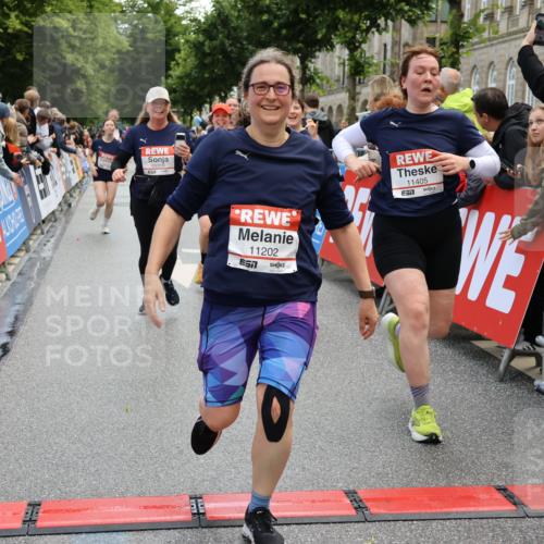14.06.2026 - REWE Women's Run Strokosch-Dieckow http://msf.ph/oto/9786761 14.06.2026 10:09:58 Ziel 10257, 10359, 10379, 10621, 10627, 10641, 10678, 10862, 10886, 11202, 11213, 11374, 11405 meine-sportfotos.de