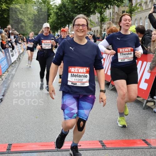 14.06.2026 - REWE Women's Run Strokosch-Dieckow http://msf.ph/oto/9786762 14.06.2026 10:09:58 Ziel 10257, 10359, 10379, 10621, 10627, 10641, 10678, 10862, 10886, 11202, 11213, 11374, 11405 meine-sportfotos.de