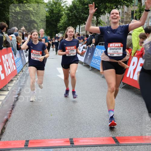 14.06.2026 - REWE Women's Run Strokosch-Dieckow http://msf.ph/oto/9786772 14.06.2026 10:10:01 Ziel 10078, 10257, 10359, 10379, 10621, 10627, 10678, 10862, 10886, 11202, 11213, 11405 meine-sportfotos.de
