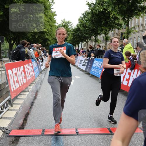 14.06.2026 - REWE Women's Run Strokosch-Dieckow http://msf.ph/oto/9786781 14.06.2026 10:10:03 Ziel 10078, 10257, 10359, 10379, 10621, 10627, 10678, 10886, 11202, 11213, 11405 meine-sportfotos.de