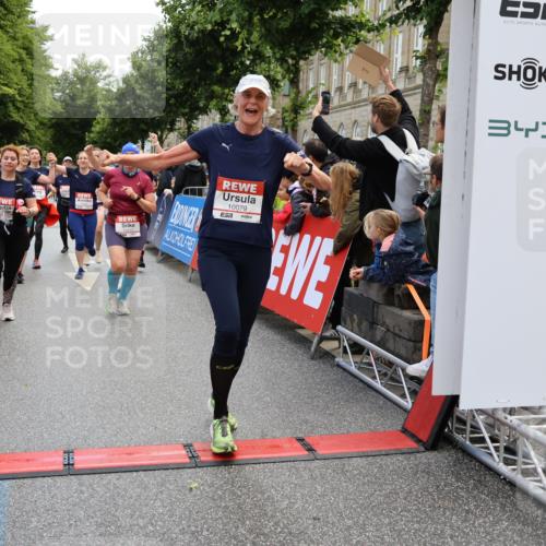 14.06.2026 - REWE Women's Run Strokosch-Dieckow http://msf.ph/oto/9786792 14.06.2026 10:10:10 Ziel 10078, 10079, 10313, 10445, 10469, 10585, 10627, 10944, 10950, 10951, 11147, 11277, 11504 meine-sportfotos.de