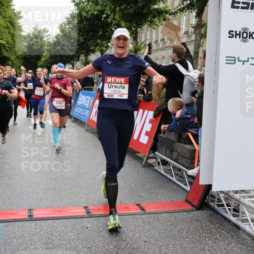 14.06.2026 - REWE Women's Run Strokosch-Dieckow http://msf.ph/oto/9786794 14.06.2026 10:10:10 Ziel 10078, 10079, 10313, 10445, 10469, 10585, 10627, 10944, 10950, 10951, 11147, 11277, 11504 meine-sportfotos.de