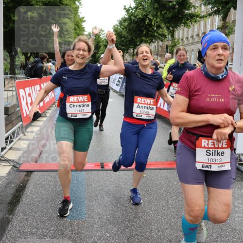 14.06.2026 - REWE Women's Run Strokosch-Dieckow http://msf.ph/oto/9786802 14.06.2026 10:10:12 Ziel 10079, 10313, 10445, 10469, 10585, 10944, 10950, 10951, 11147, 11277, 11504 meine-sportfotos.de