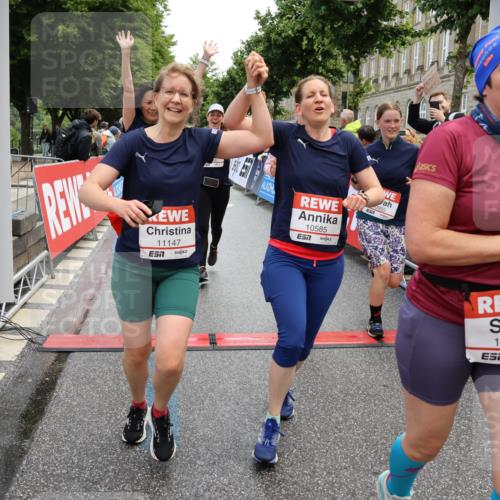 14.06.2026 - REWE Women's Run Strokosch-Dieckow http://msf.ph/oto/9786804 14.06.2026 10:10:12 Ziel 10079, 10313, 10445, 10469, 10585, 10944, 10950, 10951, 11147, 11277, 11504 meine-sportfotos.de