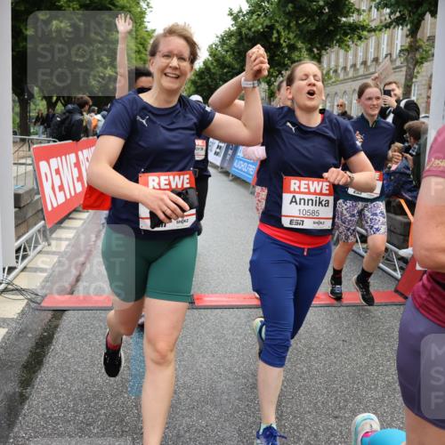 14.06.2026 - REWE Women's Run Strokosch-Dieckow http://msf.ph/oto/9786806 14.06.2026 10:10:12 Ziel 10079, 10313, 10445, 10469, 10585, 10944, 10950, 10951, 11147, 11277, 11504 meine-sportfotos.de