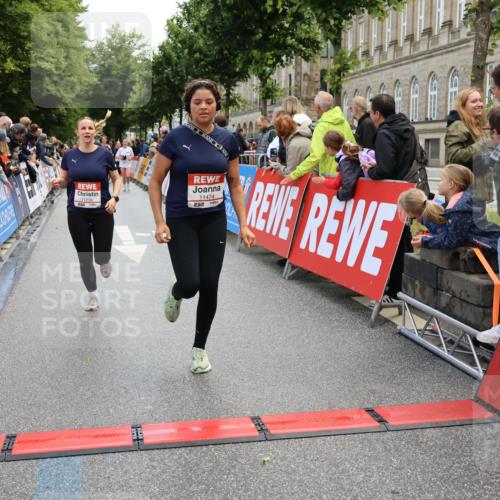14.06.2026 - REWE Women's Run Strokosch-Dieckow http://msf.ph/oto/9786809 14.06.2026 10:10:19 Ziel 10313, 10445, 10469, 10585, 10950, 10951, 11147, 11152, 11239, 11277, 11474 meine-sportfotos.de