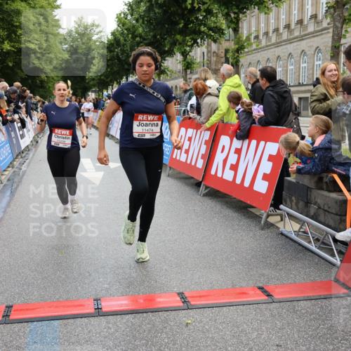 14.06.2026 - REWE Women's Run Strokosch-Dieckow http://msf.ph/oto/9786810 14.06.2026 10:10:19 Ziel 10313, 10445, 10469, 10585, 10950, 10951, 11147, 11152, 11239, 11277, 11474 meine-sportfotos.de