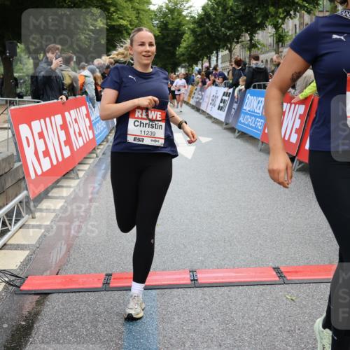 14.06.2026 - REWE Women's Run Strokosch-Dieckow http://msf.ph/oto/9786812 14.06.2026 10:10:20 Ziel 10445, 10665, 10950, 10951, 11152, 11239, 11277, 11474 meine-sportfotos.de