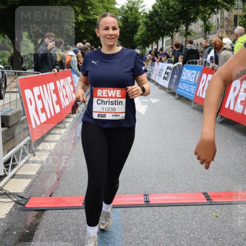 14.06.2026 - REWE Women's Run Strokosch-Dieckow http://msf.ph/oto/9786815 14.06.2026 10:10:20 Ziel 10445, 10665, 10950, 10951, 11152, 11239, 11277, 11474 meine-sportfotos.de
