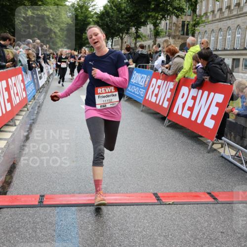 14.06.2026 - REWE Women's Run Strokosch-Dieckow http://msf.ph/oto/9786816 14.06.2026 10:10:22 Ziel 10665, 11152, 11239, 11474 meine-sportfotos.de