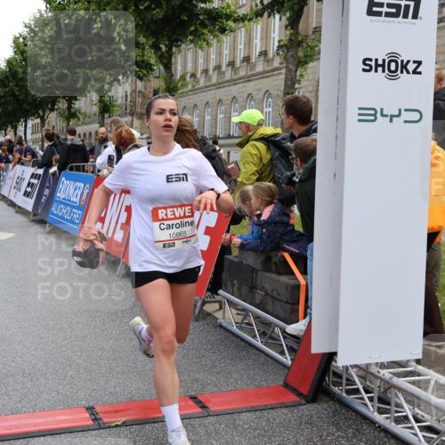 14.06.2026 - REWE Women's Run Strokosch-Dieckow http://msf.ph/oto/9786820 14.06.2026 10:10:24 Ziel 10413, 10665, 10917, 11152, 11239, 11453, 11474, 11498 meine-sportfotos.de