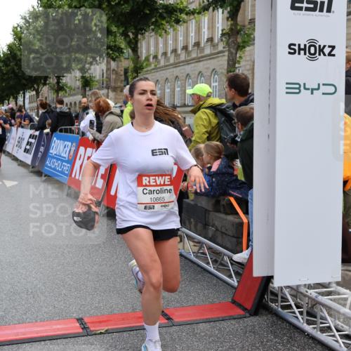14.06.2026 - REWE Women's Run Strokosch-Dieckow http://msf.ph/oto/9786821 14.06.2026 10:10:24 Ziel 10413, 10665, 10917, 11152, 11239, 11453, 11474, 11498 meine-sportfotos.de