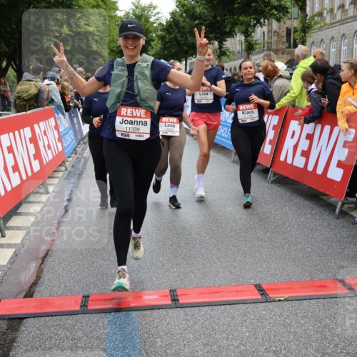 14.06.2026 - REWE Women's Run Strokosch-Dieckow http://msf.ph/oto/9786838 14.06.2026 10:10:38 Ziel 10185, 10293, 10703, 10878, 10903, 11022, 11178, 11339, 11345, 11486 meine-sportfotos.de