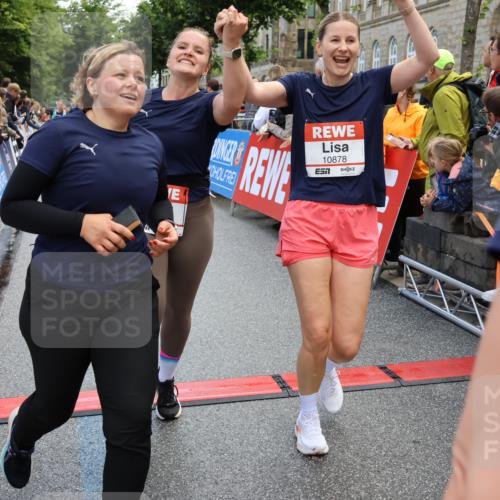 14.06.2026 - REWE Women's Run Strokosch-Dieckow http://msf.ph/oto/9786841 14.06.2026 10:10:40 Ziel 10185, 10425, 10464, 10878, 10903, 11022, 11178, 11339, 11345, 11486 meine-sportfotos.de
