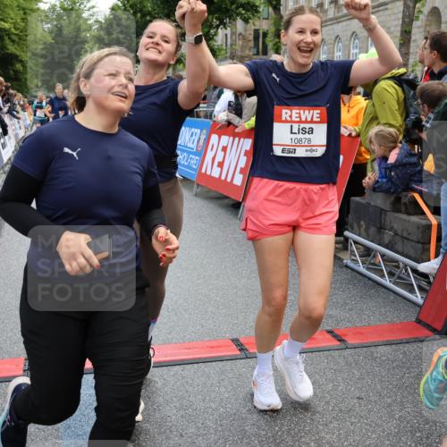 14.06.2026 - REWE Women's Run Strokosch-Dieckow http://msf.ph/oto/9786842 14.06.2026 10:10:40 Ziel 10185, 10425, 10464, 10878, 10903, 11022, 11178, 11339, 11345, 11486 meine-sportfotos.de