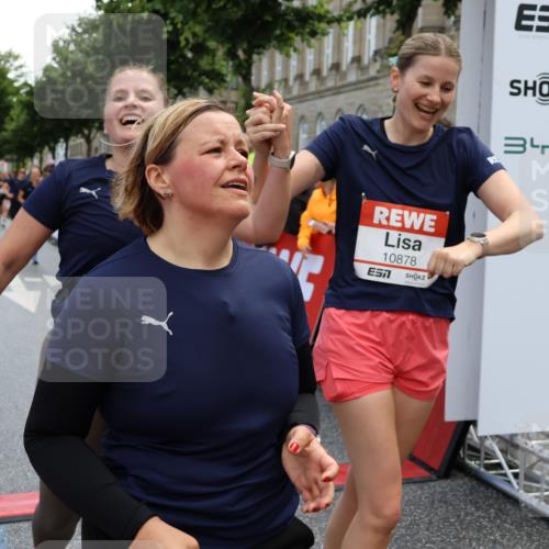 14.06.2026 - REWE Women's Run Strokosch-Dieckow http://msf.ph/oto/9786843 14.06.2026 10:10:40 Ziel 10185, 10425, 10464, 10878, 10903, 11022, 11178, 11339, 11345, 11486 meine-sportfotos.de